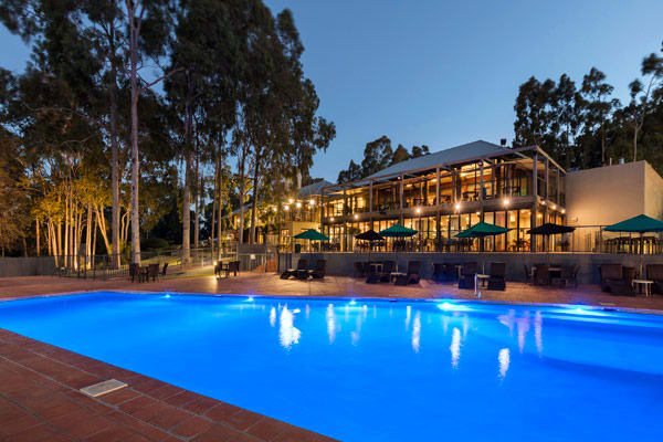 oaks-cypress-lakes-resort-main-pool-2_600x400